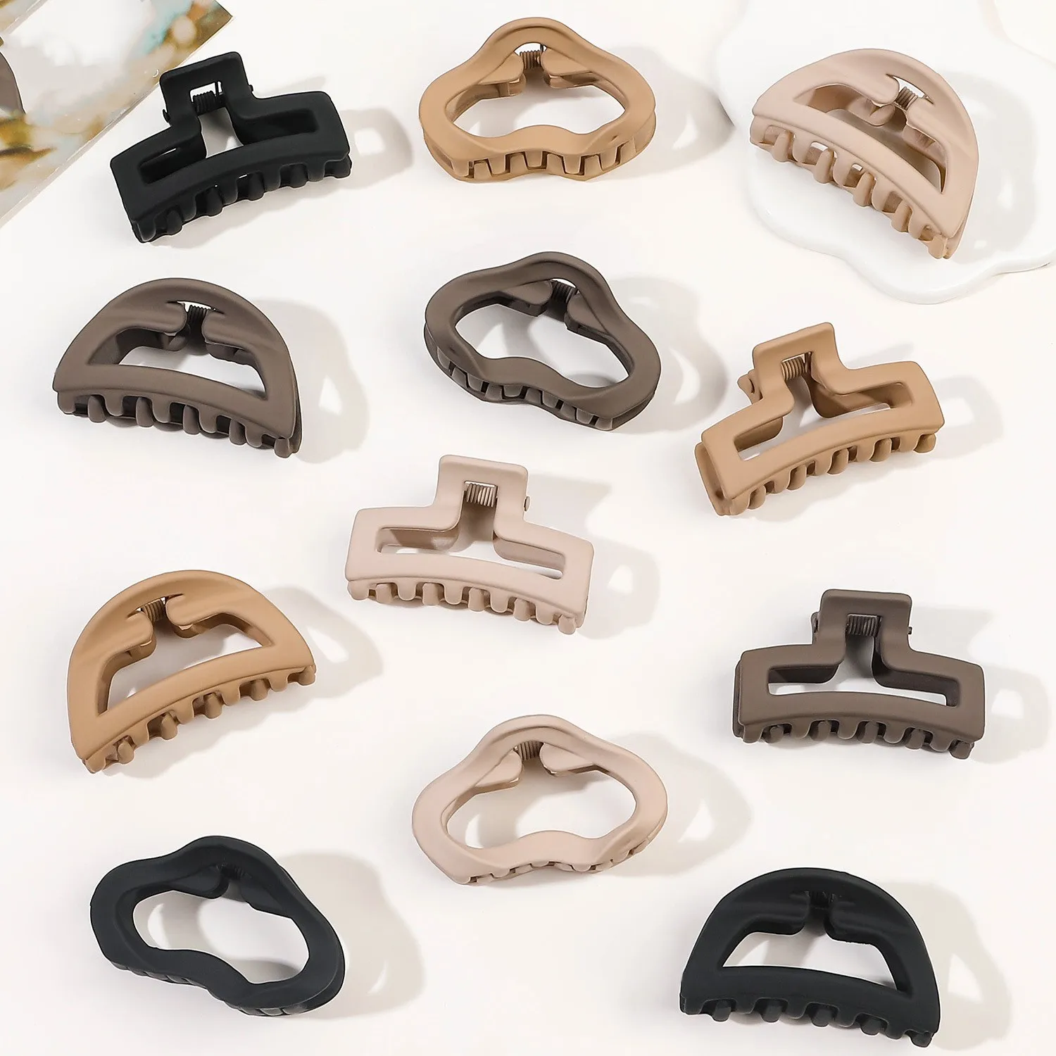 Hair Claw Clip Set - 2024 新ファッション小さなつや消し幾何学クリップヘアピンバレッタ女性ガールアクセサリー帽子髪爪卸売