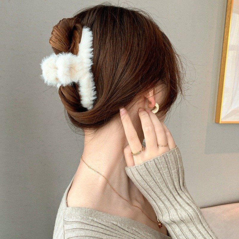 ふわふわぬいぐるみフェイクファービッグカニ毛爪クリップ女性女 - Women'S Winter Accessories Set のレビューと価格
