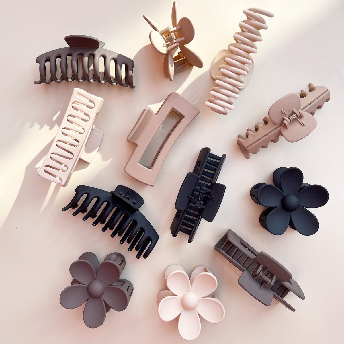 12個入りニュートラルカラーのプラスチックヘアクロウクリップ - Hair Claw Clip Set のレビューと価格
