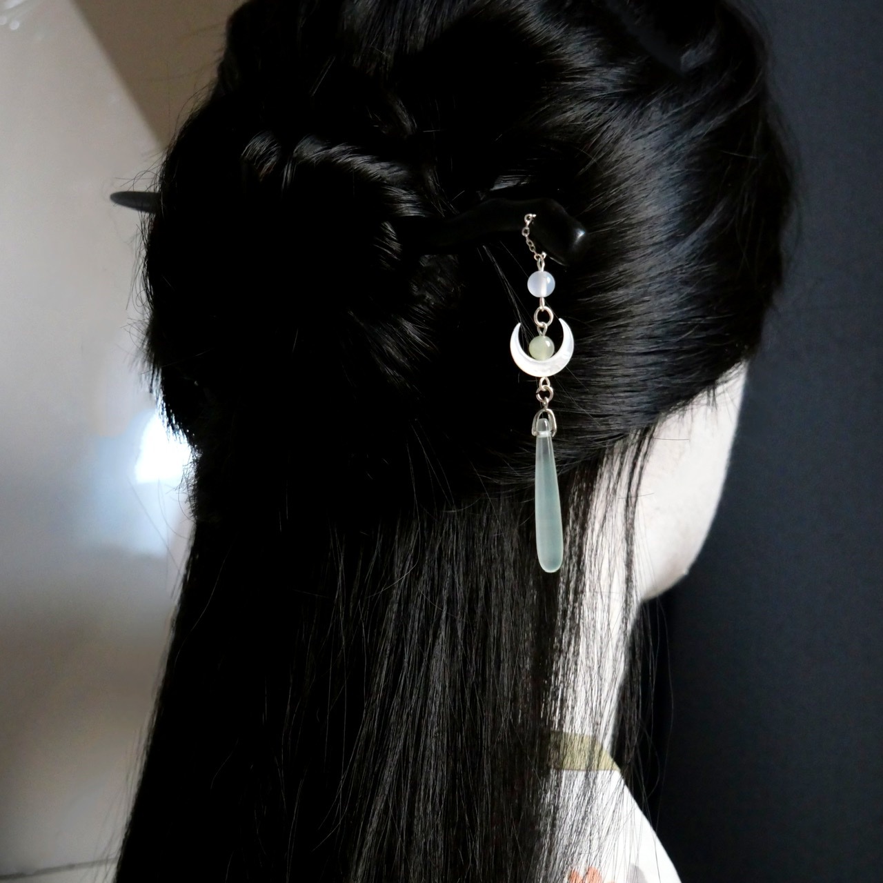伝統的な木製黒髪スティック中国風韓服ムーンタッセルヘアピンク - Hair Fork Stick のレビューと価格